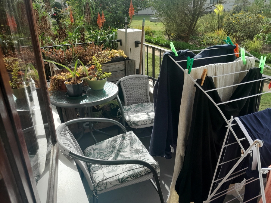 To Let 2 Bedroom Property for Rent in Pinelands Western Cape
